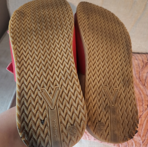 Vionic Women's Red Knotted Slide Sandals - Picture 5 of 8